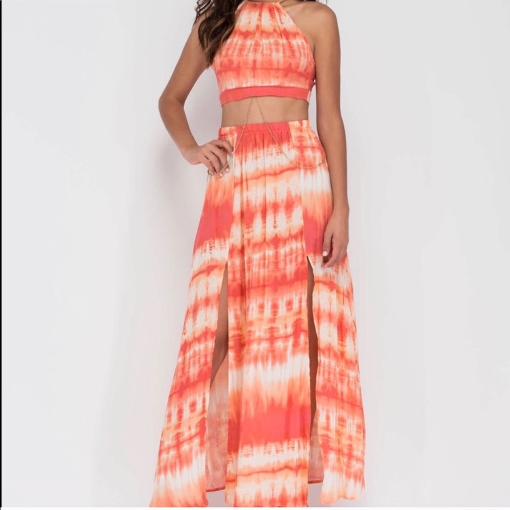 MUST GO❗️ Two piece open back skirt set